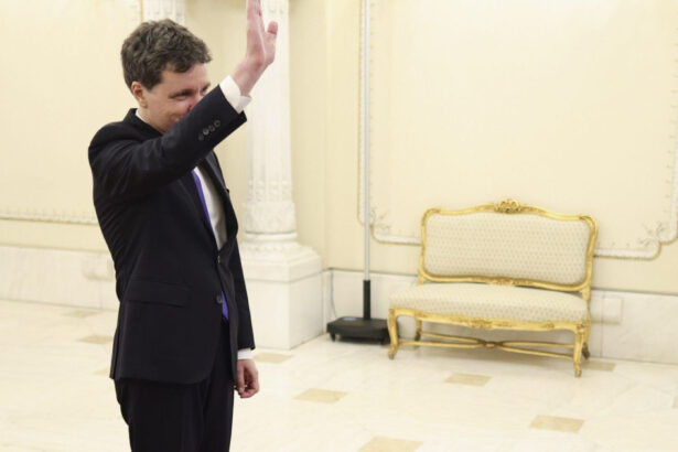 exclusiv planul b de guvernare ce nume de premier ia in calcul nicusor dan daca executivul condus de eugen tomac nu trece de parlament 6a284e9aaacbf