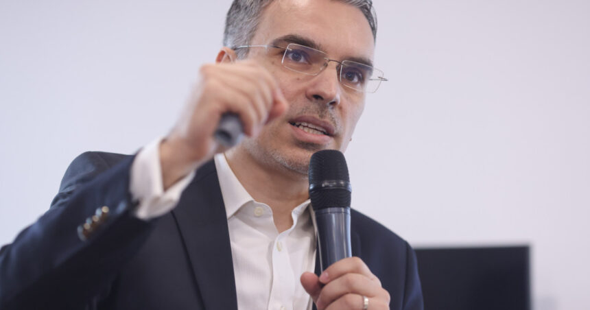 exclusiv remus stefureac nicusor dan a avut o evolutie interesanta dar e incert daca va castiga un al doilea mandat 6a240f152df3f