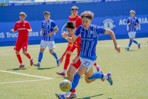 farul constanta a trimis doi dintre tinerii campioni u18 in liga a 2 a 6a2ef4ea2148f