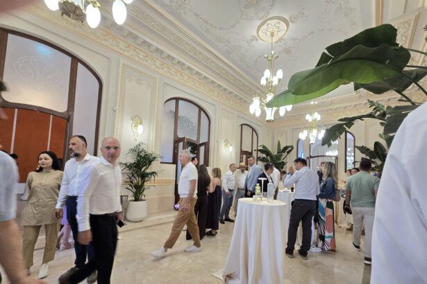 foto are loc deschiderea oficiala a restaurantului city grill la cazinoul de pe faleza constanteana 6a2ab2addd810