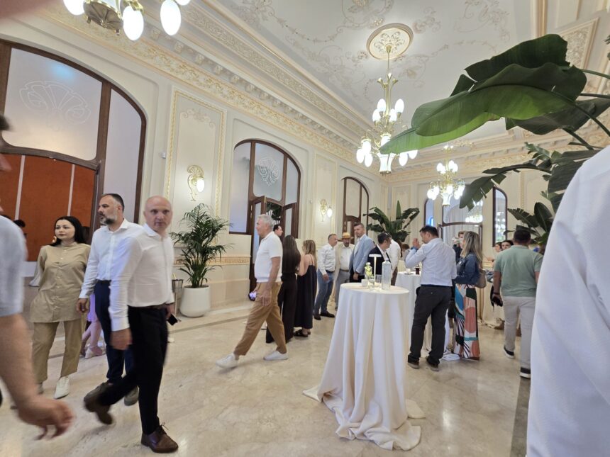 foto are loc deschiderea oficiala a restaurantului city grill la cazinoul de pe faleza constanteana 6a2ab2addd810