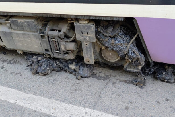 foto cum arata sinele de tramvai la timisoara unde au fost peste 60 de grade la nivelul solului pune in pericol circulatia 6a42d91636eae
