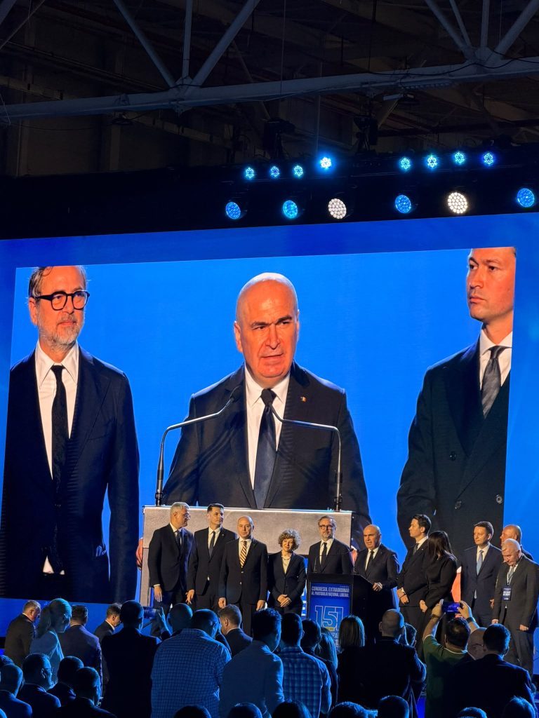 foto ilie bolojan a chemat toti liderii pe scena congresului extraordinar al pnl 6a37c1d61ddaf