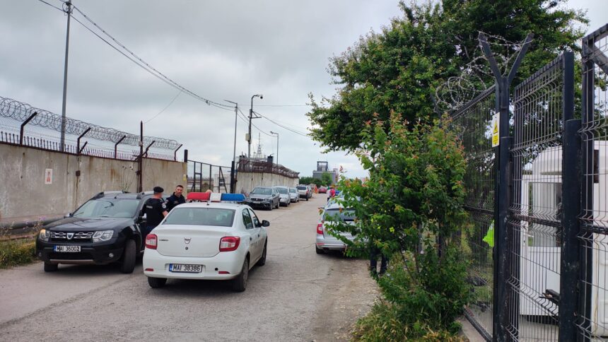 foto video alerta in portul constanta ambarcatiune tip drona gasita aproape de mal 6a227186d23d9
