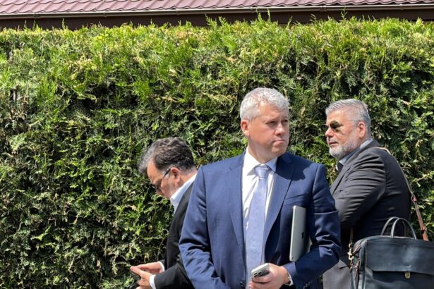 galerie foto catalin predoiu si radu miruta au ajuns la constanta sedinta dupa explozia dronei maritime langa sediul arsvom 6a23e2acecff5