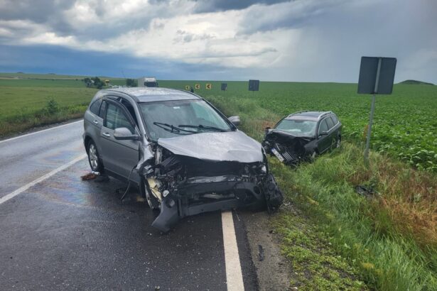 galerie foto video update trei barbati au ajuns la spital accident rutier la mihai viteazu au fost implicate doua autoturisme 6a251b93909c5