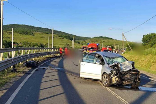 grav accident rutier pe dn1f in judetul cluj unde o motocicleta a intrat in coliziune cu un autoturism 6a25b87b04b53