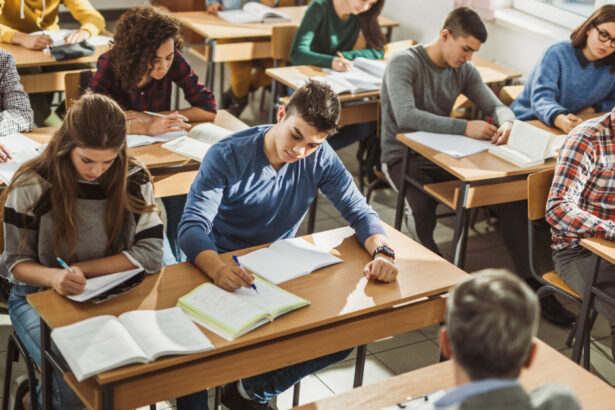 invatamantul dual se schimba din anul scolar 2026 2027 ce reguli noi ii asteapta pe elevii care termina clasa a viii a 6a34cc98627f6