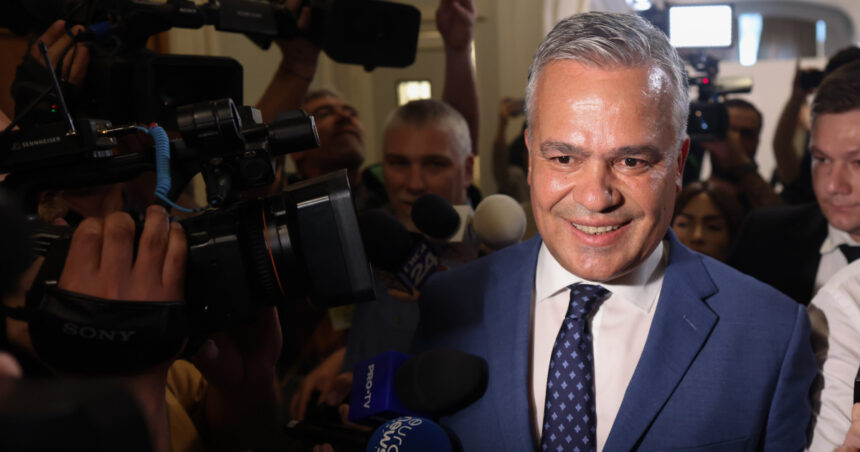 live text adrian vestea va depune azi lista ministrilor premierul desemnat cauta in continuare voturile necesare a cerut sprijin si la aur 6a3271257dba2