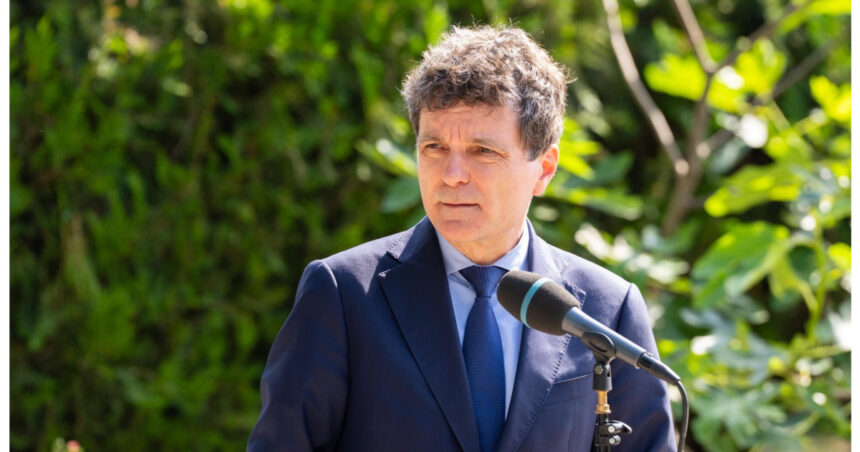 live text nicusor dan discuta cu liderii psd pnl usr si udmr la cotroceni sorin grindeanu si siegfried muresan cele doua variante de premier 6a3e9ac9b63c4