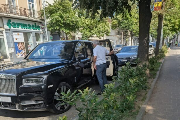 milionarul gigica si al sau rolls royce cullinan 6a3e81b864aa7