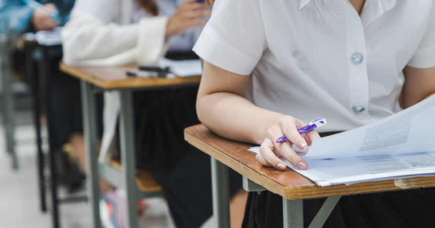ministrul interimar mihai dimian a semnat ordinul pentru bacalaureat 2030 ce se schimba la examen 6a316bca7dd4b