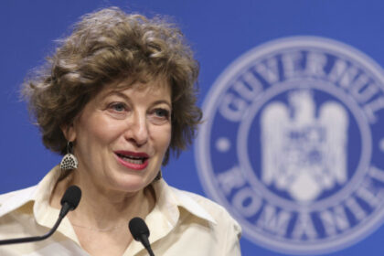 oana gheorghiu sunt alaturi de ilie bolojan si de romanii care vor modernizarea romaniei oprirea risipei si eliminarea privilegiilor 6a36ed85112fc