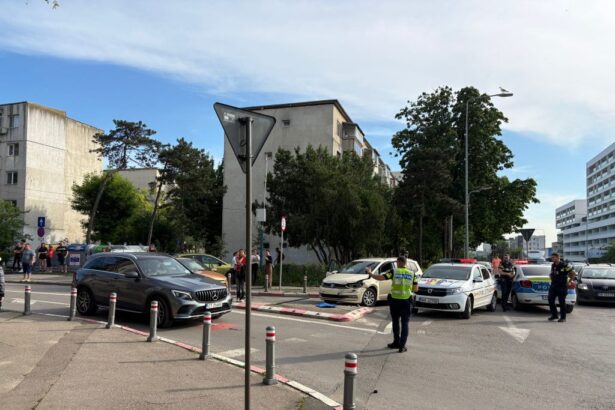 oficial de la politie soferul de tir care a provocat accidentul in tomis nord testat cu aparatele din dotare au fost avariate 8 masini si un autobuz 6a270eca70e5e