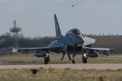 patru avioane eurofighter typhoon ale fortelor aeriene italiene au aterizat la baza mihail kogalniceanu au sosit si 180 de militari 6a2060dd867a1