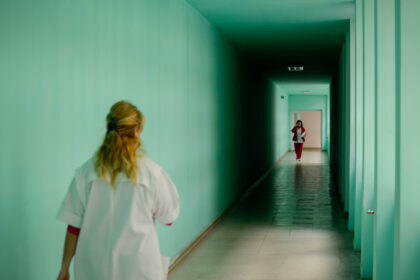 pedepse mai mari pentru violentele din spitale senatul a adoptat legea privind protectia personalului medical 6a1f247736319
