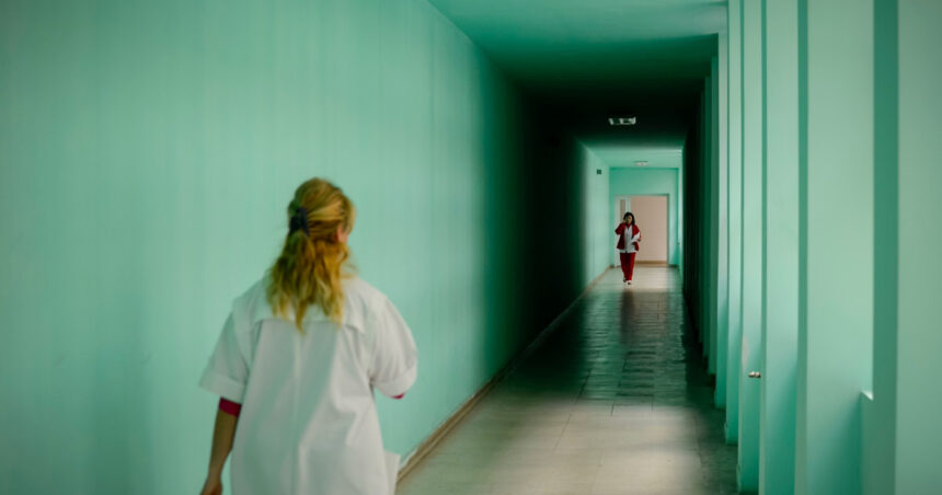 pedepse mai mari pentru violentele din spitale senatul a adoptat legea privind protectia personalului medical 6a1f247736319