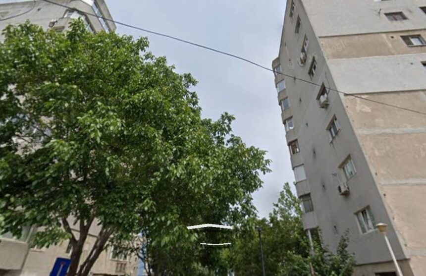 plan neobisnuit la malul marii un proprietar a vrut sa supraetajeze apartamentul de la ultimul etaj al unui bloc de pe strada mircea cel batran 6a42471ab073f