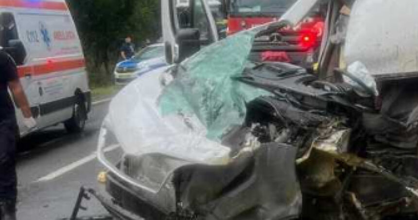 un mort si un ranit intr un accident produs in judetul mehedinti a fost solicitat elicopterul smurd 6a3814d47cd77