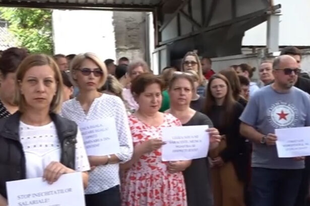 video angajatii de la casa de pensii dolj au intrerupt lucrul ei anunta proteste si saptamana viitoare 6a22773ee647f