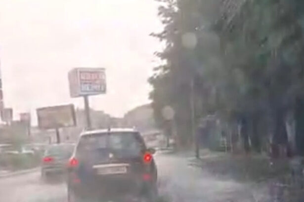 video cod rosu de furtuna in targoviste strazi inundate de ploaia torentiala zonele in care sunt asteptate vijelii si grindina 6a428f5111790