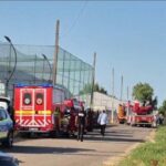 video incendiu la o cladire cu terasa din lemn din constanta copii si adulti aflati la o petrecere au fost evacuati 6a37bb0f6acb4