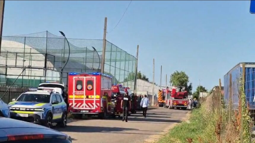 video incendiu la o cladire cu terasa din lemn din constanta copii si adulti aflati la o petrecere au fost evacuati 6a37bb0f6acb4