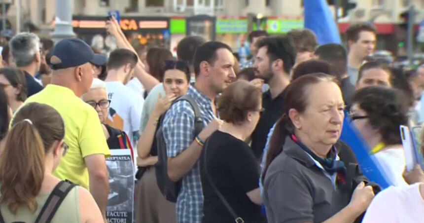 video protest in piata victoriei romania e sub asediu cand sistemul se lupta sa nu se schimbe nimic este timpul sa iesim in strada 6a358a754f0e8