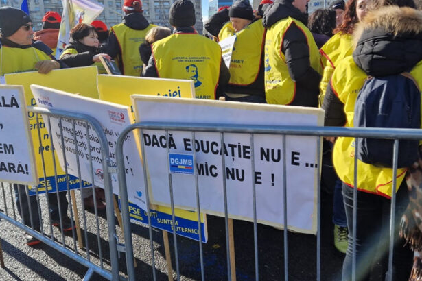 video protest la guvern si parlament sindicalistii din educatie sunt nemultumiti de legea salarizarii restrictii de trafic in capitala 6a323b2de7731