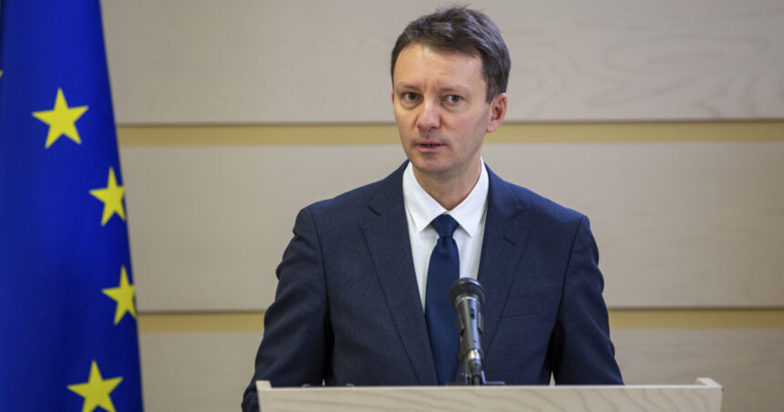 video siegfried muresan atac la sorin grindeanu va fi intotdeauna premierul oug 13 incapabil sa castige increderea pentru romania 6a42376449c6c