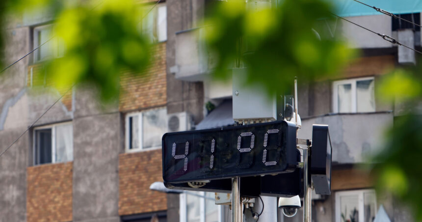 video temperaturi sufocante in aproape toata tara anm extinde codul rosu de canicula unde vor fi 41 de grade harta 6a4209aa1ea2b