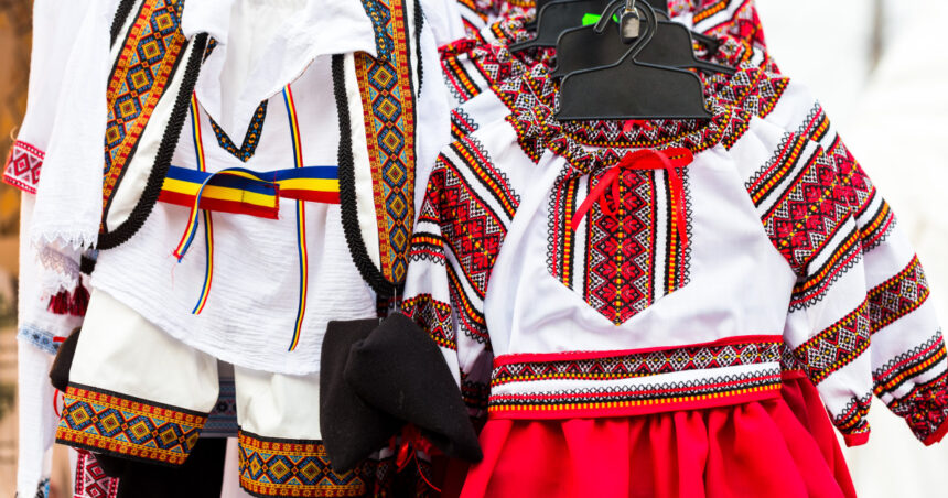 ziua universala a iei 2026 de ce este sarbatorita pe 24 iunie si ce simbolizeaza camasa traditionala romaneasca 6a3b598c6a04c