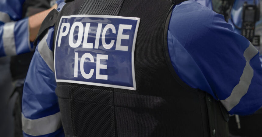 administratia trump suspenda majoritatea controalelor ice in trafic dupa ce agentii au impuscat mortal doi migranti 6a5721a9c94fe