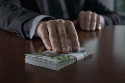 ani a identificat trei tipare prin care primarii si consilierii incalca normele de integritate de catre primari si consilieri 6a4cd52b5e24b