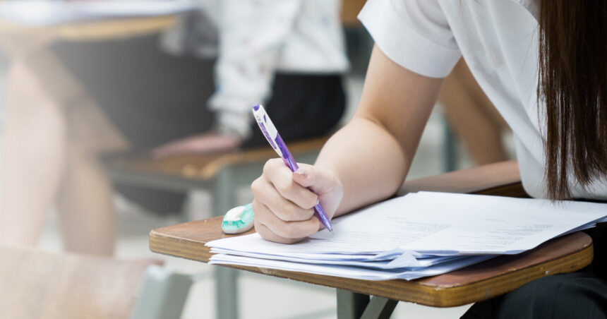 baremul de corectare la limba materna a fost publicat de ministerul educatiei cum se rezolvau subiectele de la bacalaureat 2026 6a47ae96a73e9