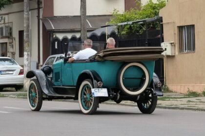 chirea de la dimos cu studebaker ul pe strada 6a6c46e214c68