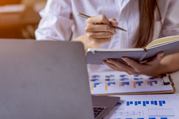 cine poate iesi mai devreme la pensie in romania lista domeniilor in care se reduce varsta standard si conditiile prevazute de lege 6a51d11eaf9a7