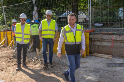 ciprian ciucu mi se reproseaza ca se lucreaza prea mult in bucuresti niciun oras nu se poate repara fara santiere 6a57b8d66b0ea