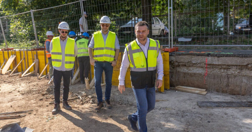 ciprian ciucu mi se reproseaza ca se lucreaza prea mult in bucuresti niciun oras nu se poate repara fara santiere 6a57b8d66b0ea