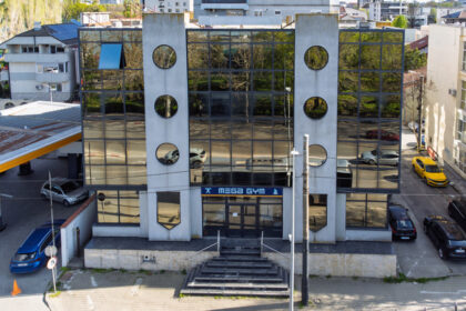cladirea in care a functionat o renumita sala de sport din constanta se vinde se pot construi blocuri de 24 de etaje in locul ei 6a4599930f5fd