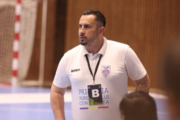 constantenii cristian acsentie si ionut puscasu la startul europenelor u20 de handbal 6a4b9a7d37c94