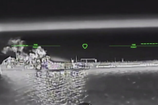 doua petroliere rusesti lovite de drone ucrainene in marea azov unul dintre ele a luat foc 6a4f4df18f7fb