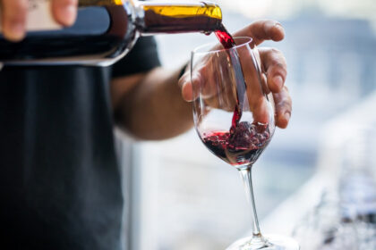 este un pahar de vin rosu pe zi benefic pentru inima un nou studiu incearca sa clarifice riscurile si beneficiile alcoolului 6a525dbee499f