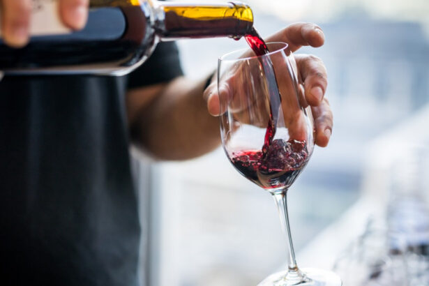 este un pahar de vin rosu pe zi benefic pentru inima un nou studiu incearca sa clarifice riscurile si beneficiile alcoolului 6a525dbee499f