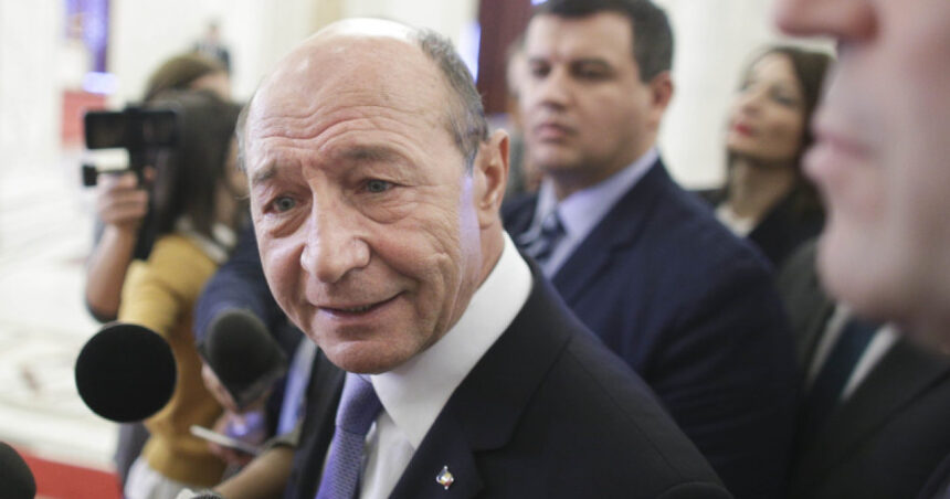 exclusiv basescu ii critica pe liderii politici care au negociat in secret cu aur se duc cu scufita in mana si spun nenea simion te rugam 6a62139cbaae5