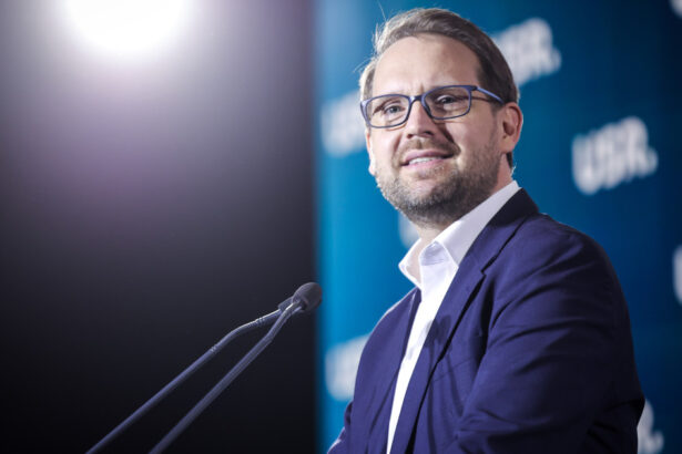 exclusiv fritz la un moment dat va trebui sa constatam ca legea salarizarii nu va trece e importanta dar nu depinde soarta tarii de ea 6a6c46682c0d0