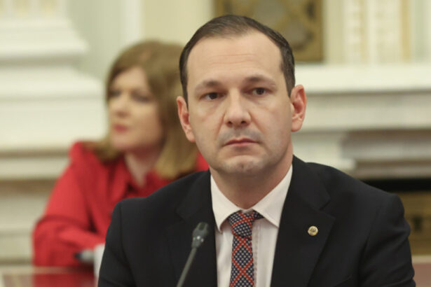 exclusiv medicul radu tincu daca legea salarizarii va fi adoptata va duce la agravarea deficitului de personal din ati si primiri urgente 6a6902fe948a2