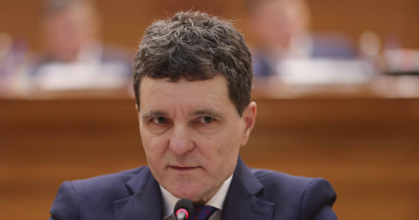 exclusiv presedintele trebuie sa forteze formarea guvernului augustin zegrean atitudinea lui nicusor dan este in afara constitutiei 6a62809a88afe