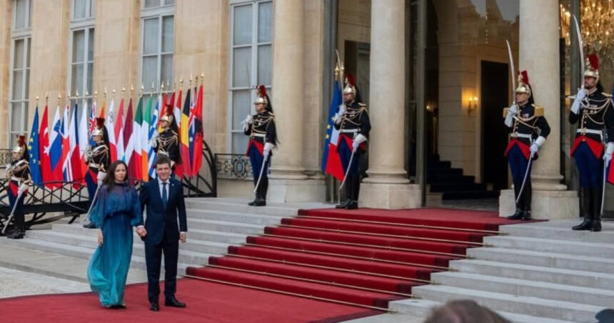foto nicusor dan si mirabela gradinaru la palatul elysee presedintele si partenera sa au participat la receptia de ziua frantei 6a55d3ae4d2e4