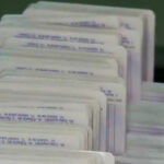 frauda la examenul pentru permis candidatii primeau din exterior raspunsurile la teste folosind aparatura audio video 6a63884377c40
